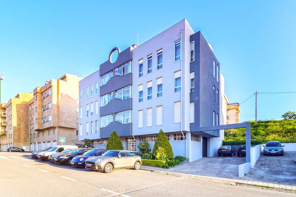 Espaçoso T1 em Baguim junto á estaçao do metro para arrendamento