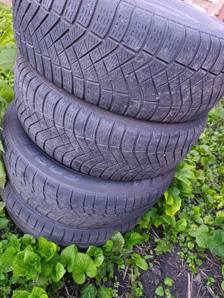 Продам комплект автошин r16 215/65