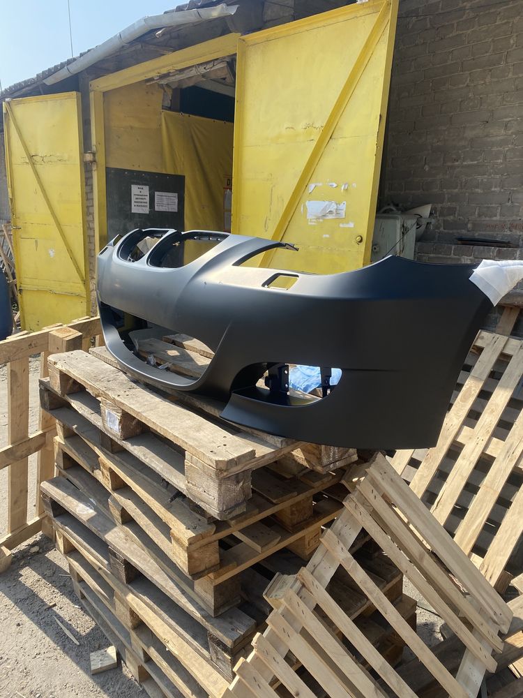 Передний бампер BMW Е60М пакет бмв E60 M5 стиль