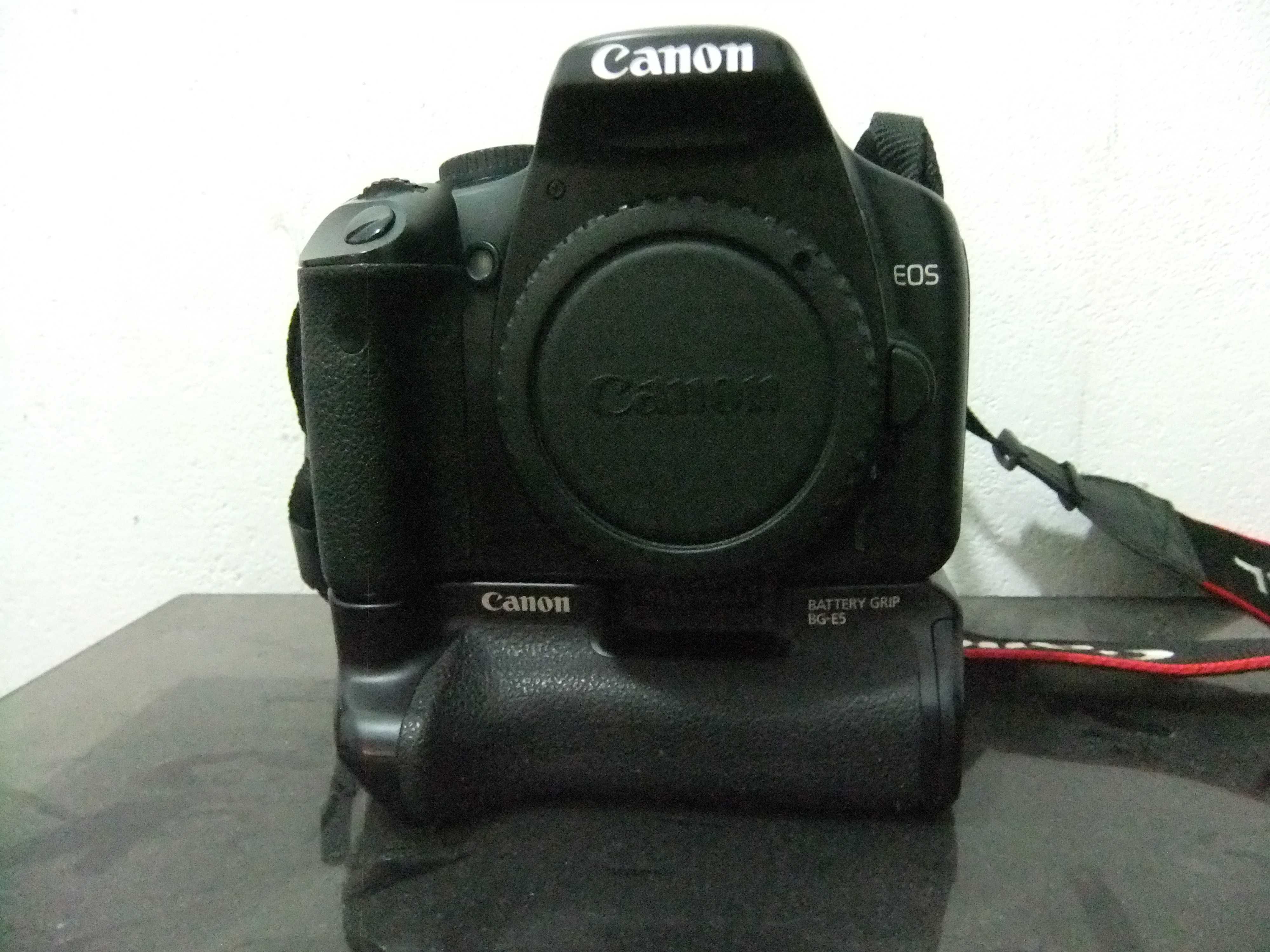 Máquina Fotográfica Canon EOS 450 D com punho BG E5