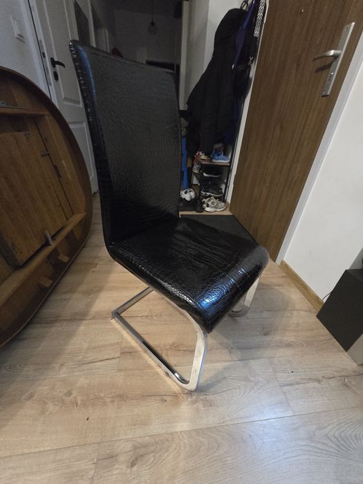 Zestaw stol i krzesla