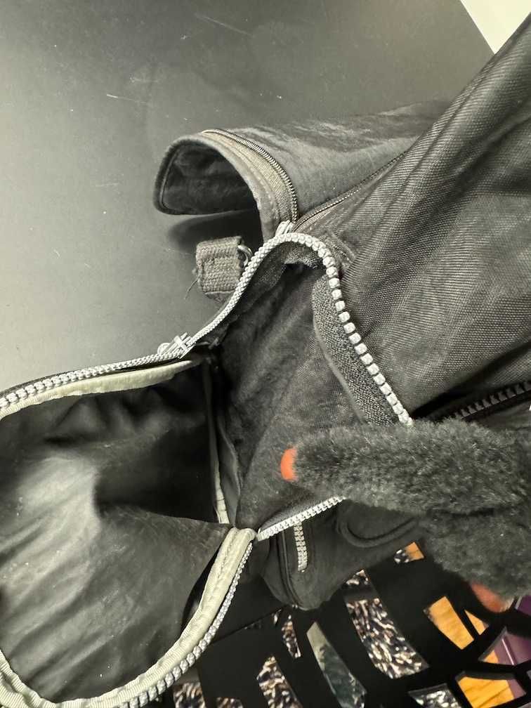 NOVO PREÇO - Mochila com Rodinhas Kliping Preta em Perfeito Estado
