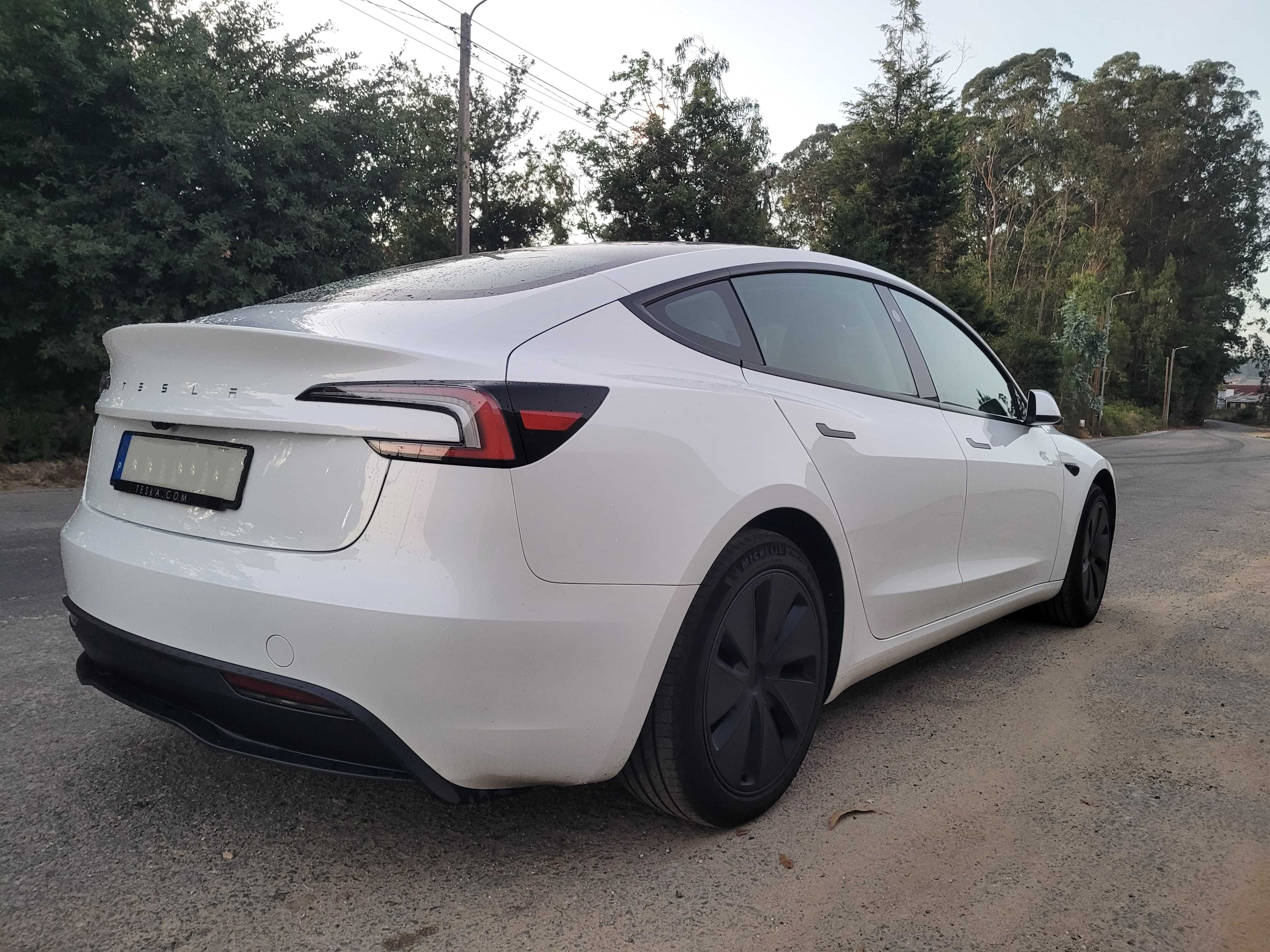 Tesla Model 3 2024 com novo (Highland de 2024 com 20.000Km)