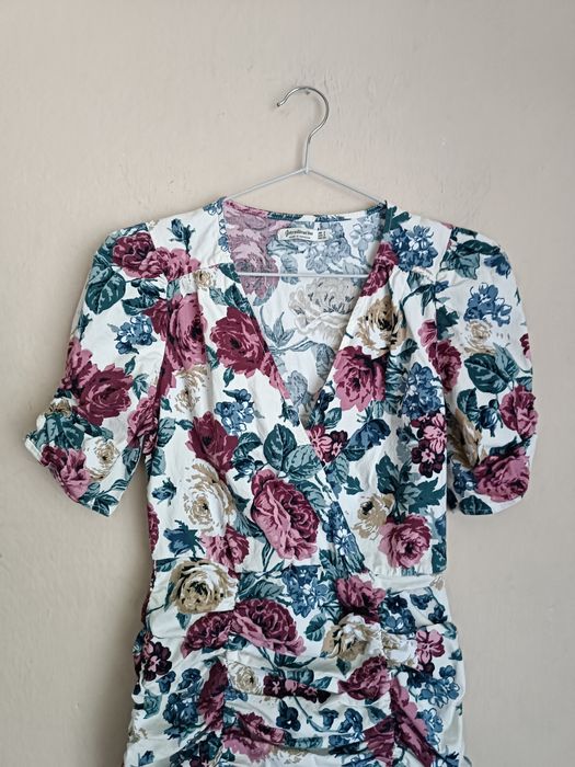 Piękna sukienka na lato 36 Stradivarius