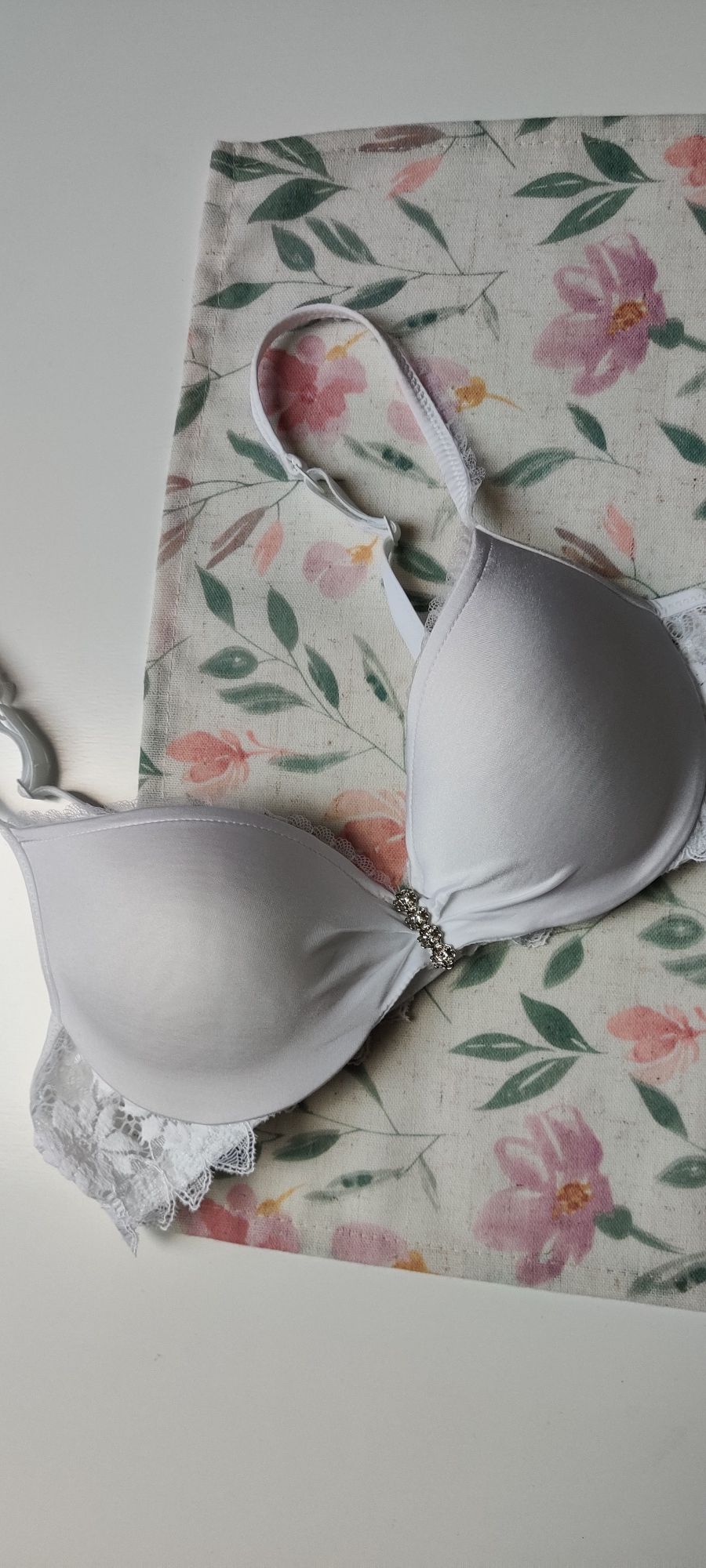 Nowy biustonosz push up 65b