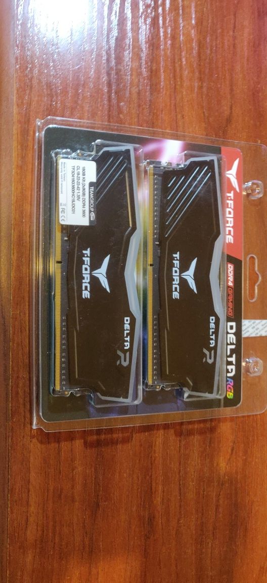 32 GB Team Group Delta RGB DDR4 3600  4x8gb CL18 Pretas.
