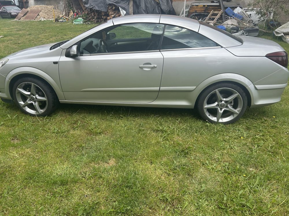 Opel Astra H Twin Top Cabrio
