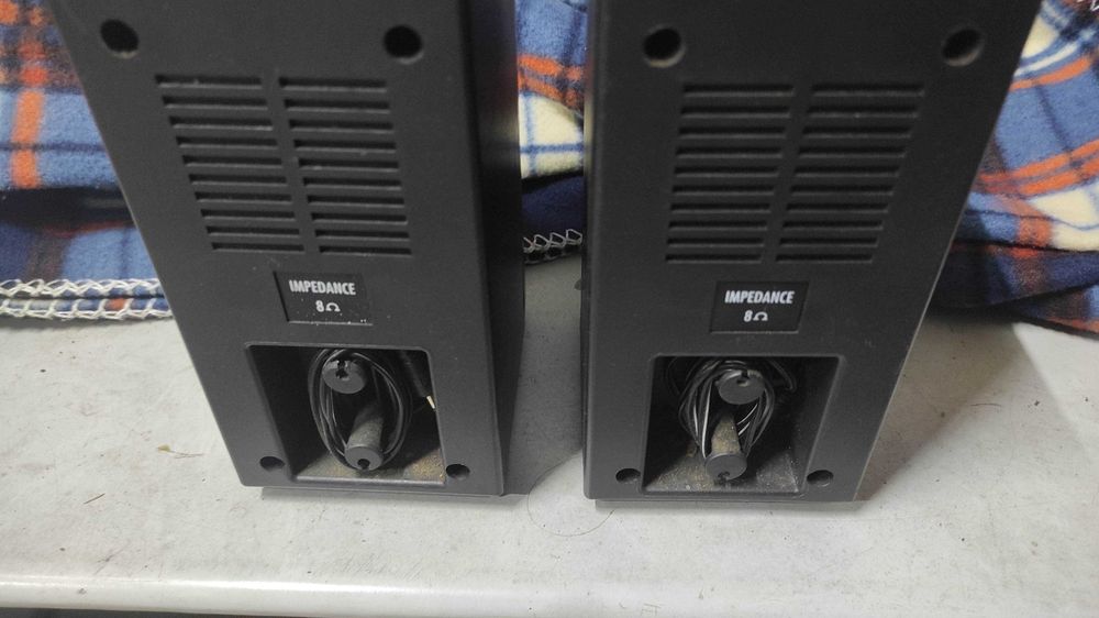 Colunas de som radio