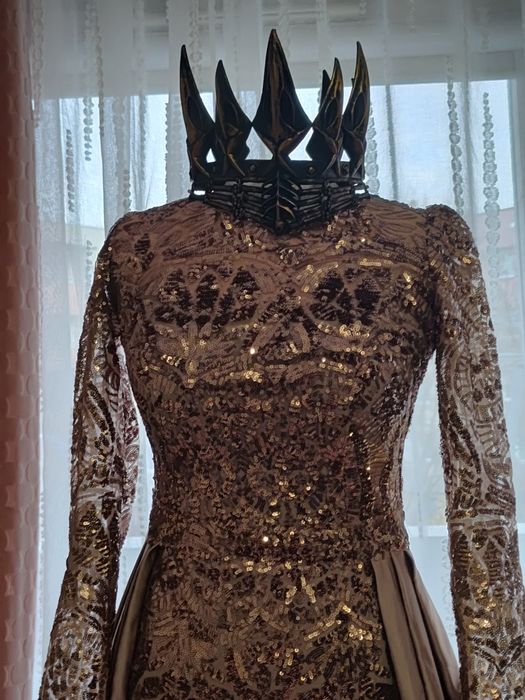 Przepiękne przebranie strój królowa cesarzowa władczyni 2 część roz, S