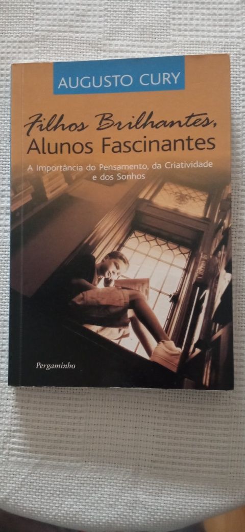 Livro Filhos brilhantes, Alunos Fascinantes / 5€