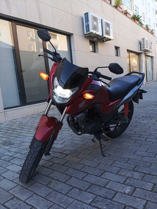 Honda Cb125f impecável