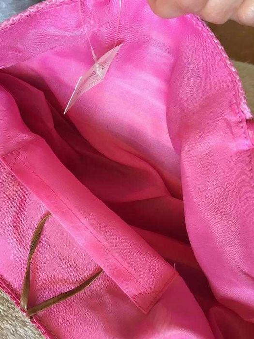 Компактна плетена сумочка