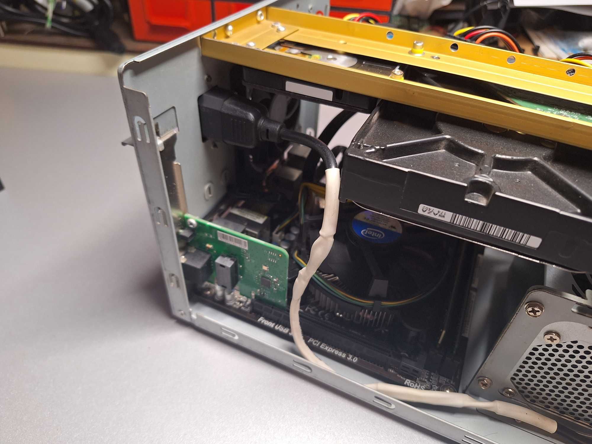 Комп'ютер, Міні-сервер, NAS у форматі Micro ITX