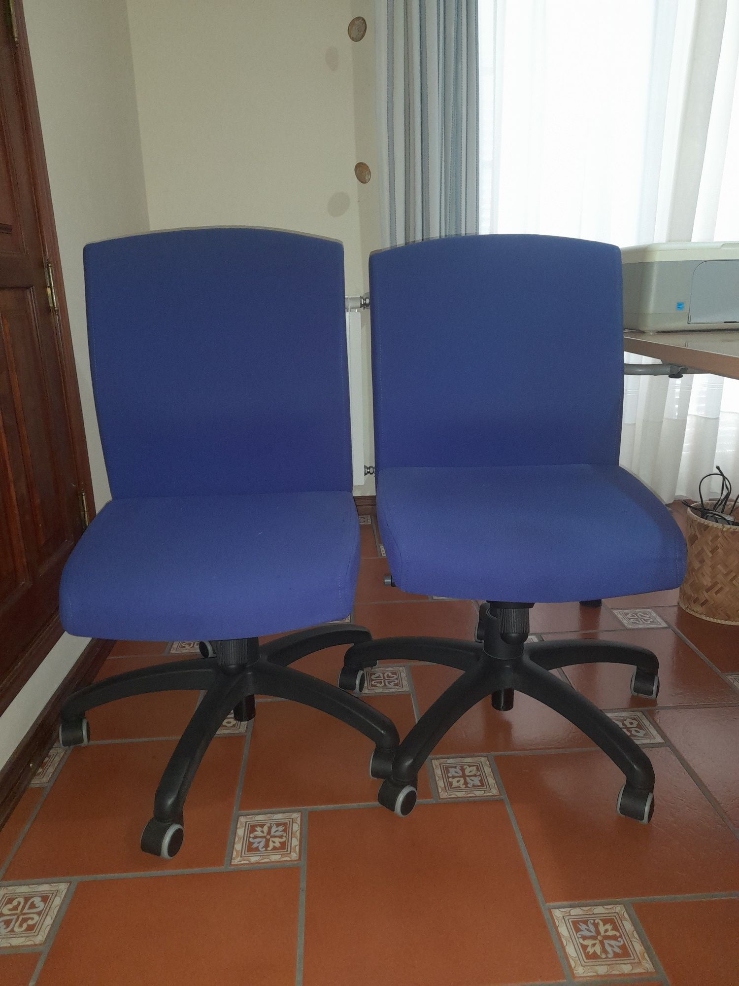2 cadeiras de escritório