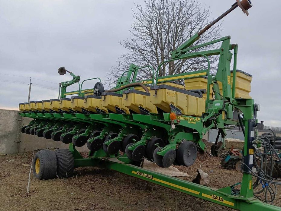 Сівалка сеялка John Deere 8-12ряд., 1740, ПОВОРОТНА РАМА! Вакуумна