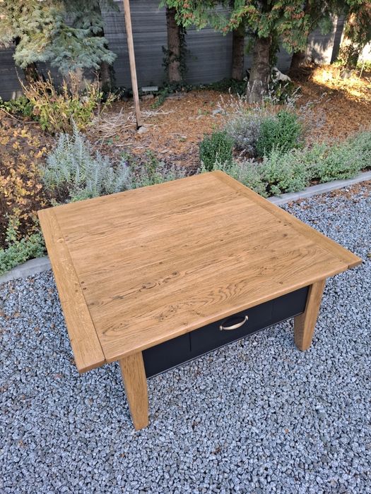 Dębowy stolik kawowy