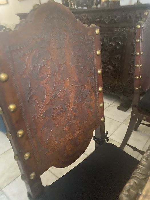 Mobilia antiga c/ + 100 anos