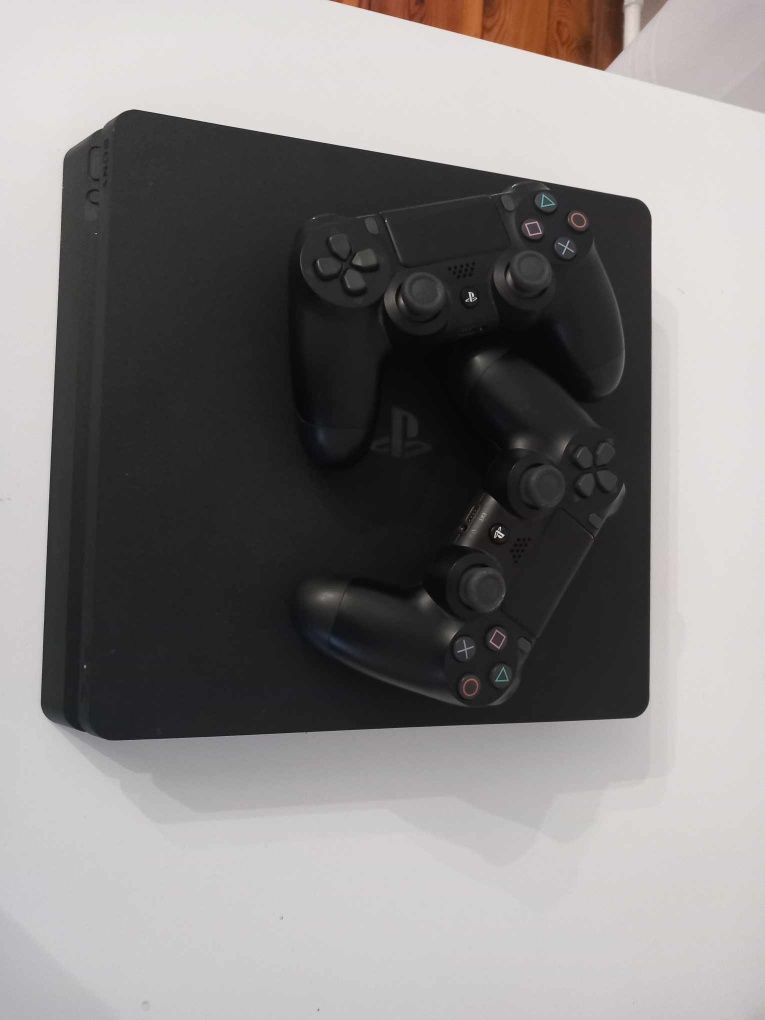 PlayStation 4 Slim