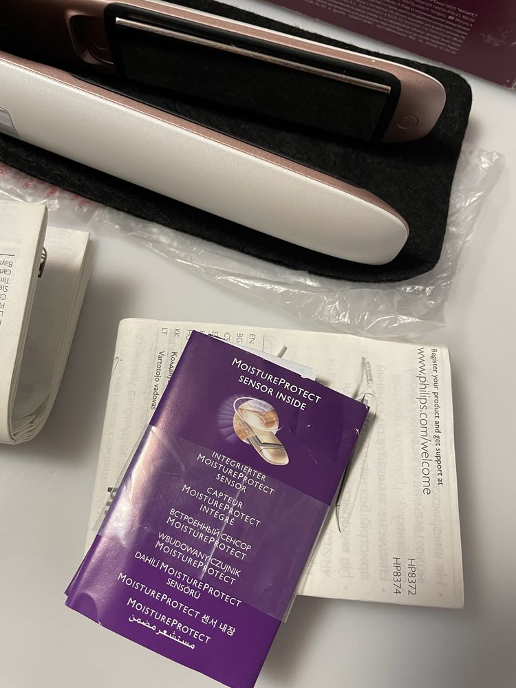 Випрямляч для волосся Philips Moisture Protect