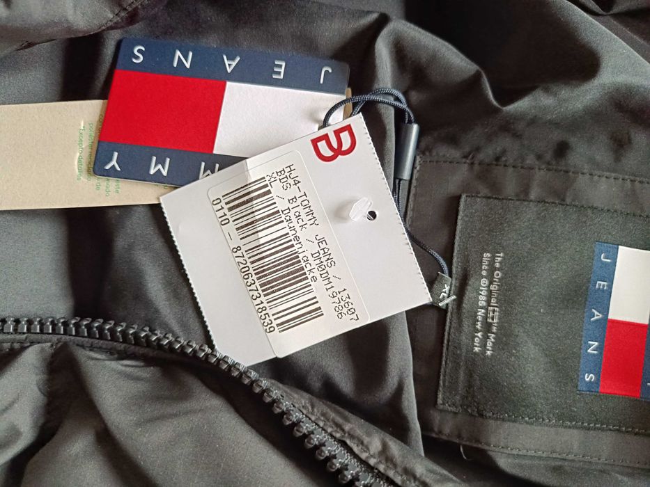 Kurtka puchowa od Tommy Hilfiger,XL, nowa, oryginalna, kolor czarny.