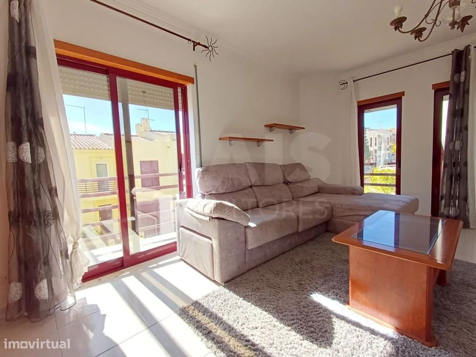 Apartamento T3 mobilado com excelente exposição solar – Vila Nova d...