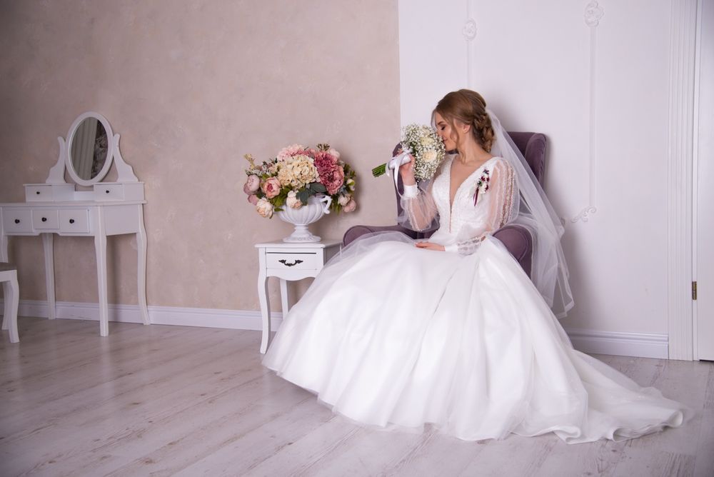 Неймовірна весільна сукня (плаття)