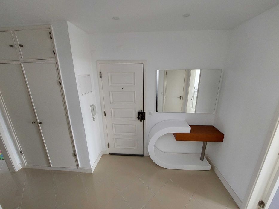 Apartamento T3 triplex  no centro do Montijo