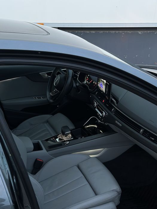 Продам Audi a4b9 2020 року