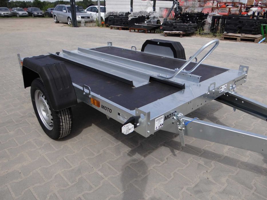 RYNNA NAJAZDOWA - Temared MOTO 1, podłoga sklejka