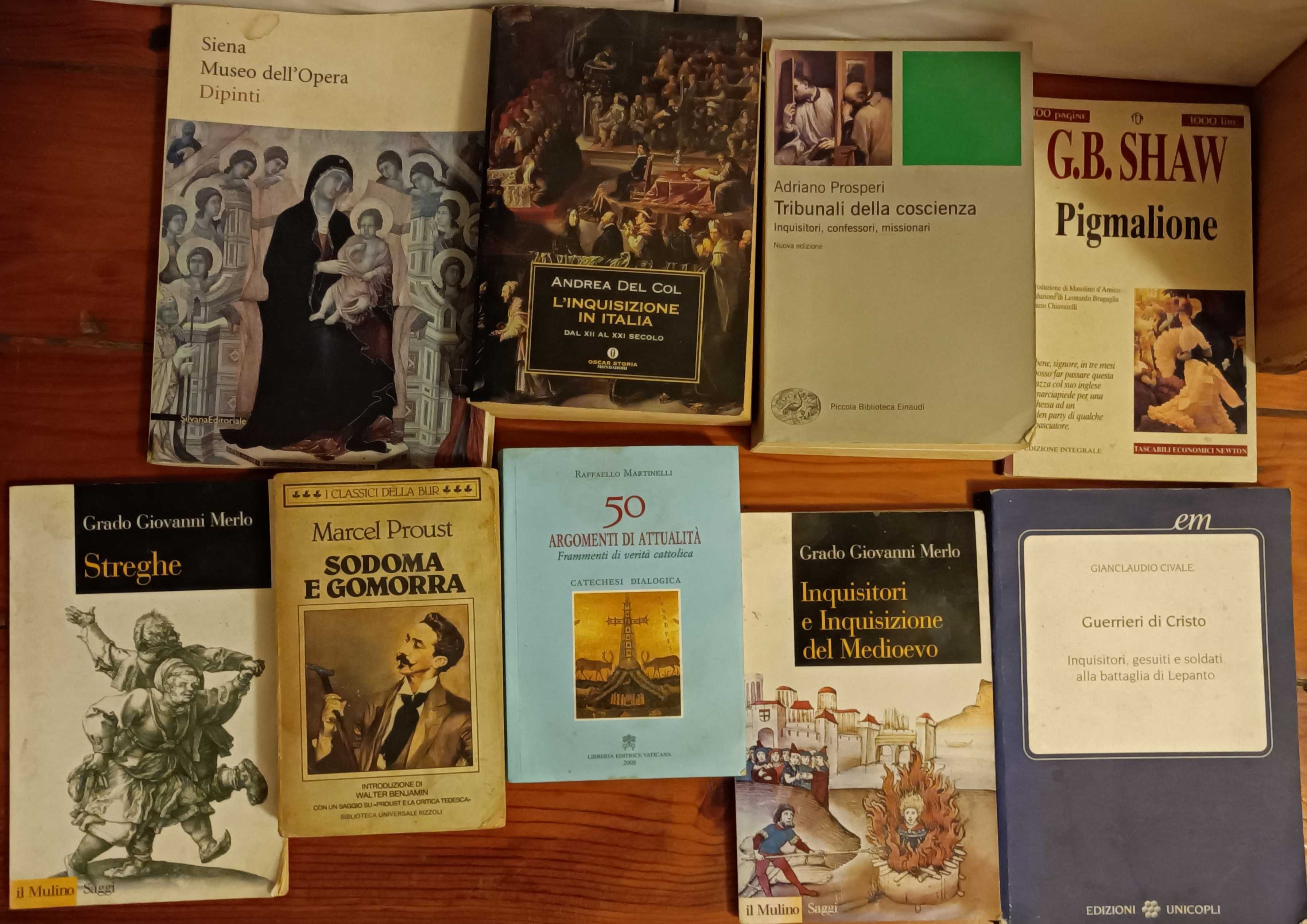 Livros em italiano e castelhano