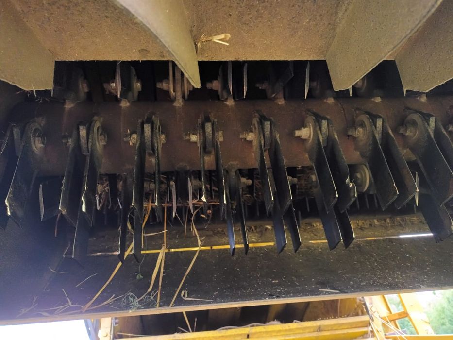 Продам комбайн NEWHOLLAND мотор коробка все в гарному робочому стані .