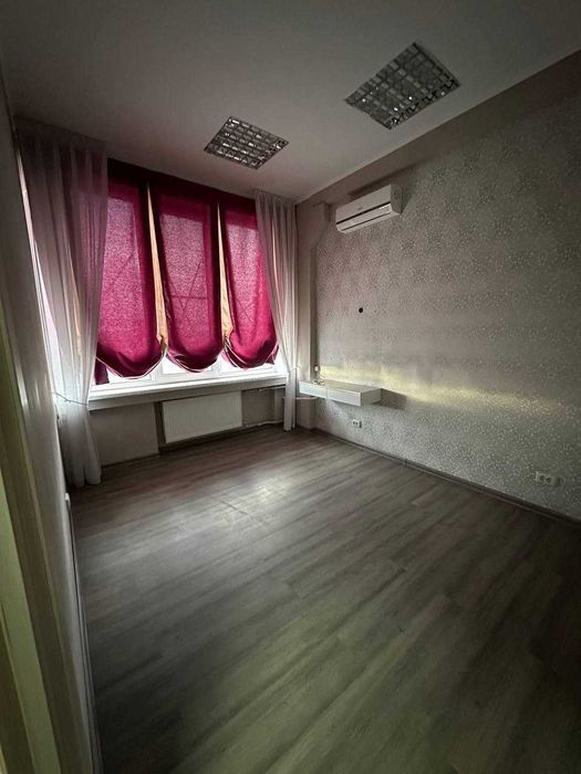 ND S4 Продам салон краси Центр вул. Научна