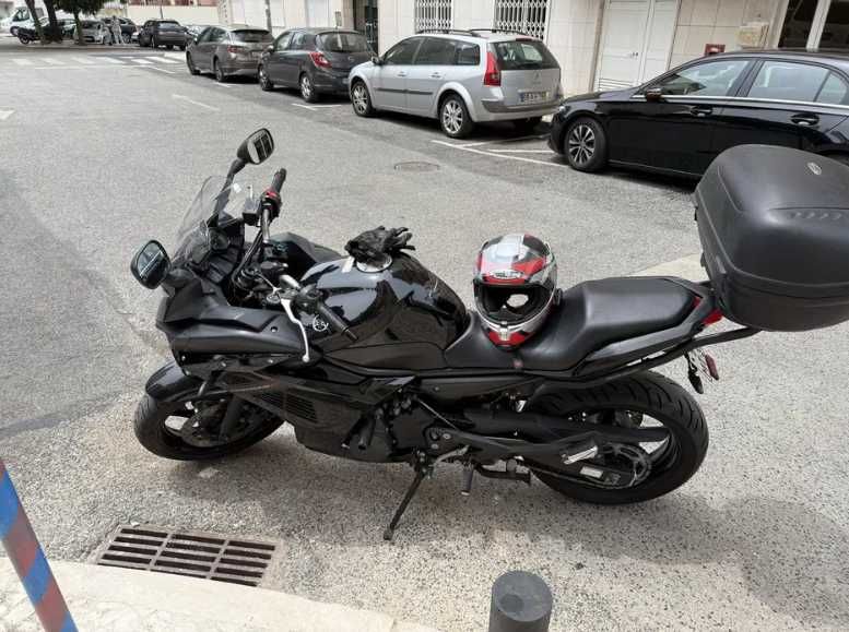 TopCase GIVI E450 com Base M5M monolock