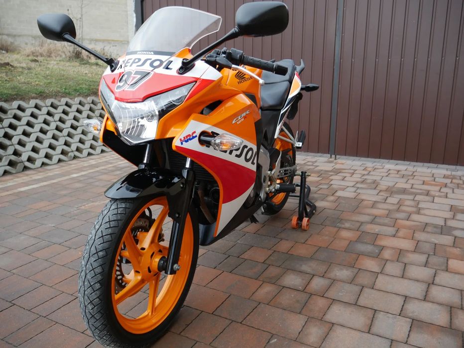Honda CBR Honda CBR 125R Repsol KAT A1/B PIĘKNA