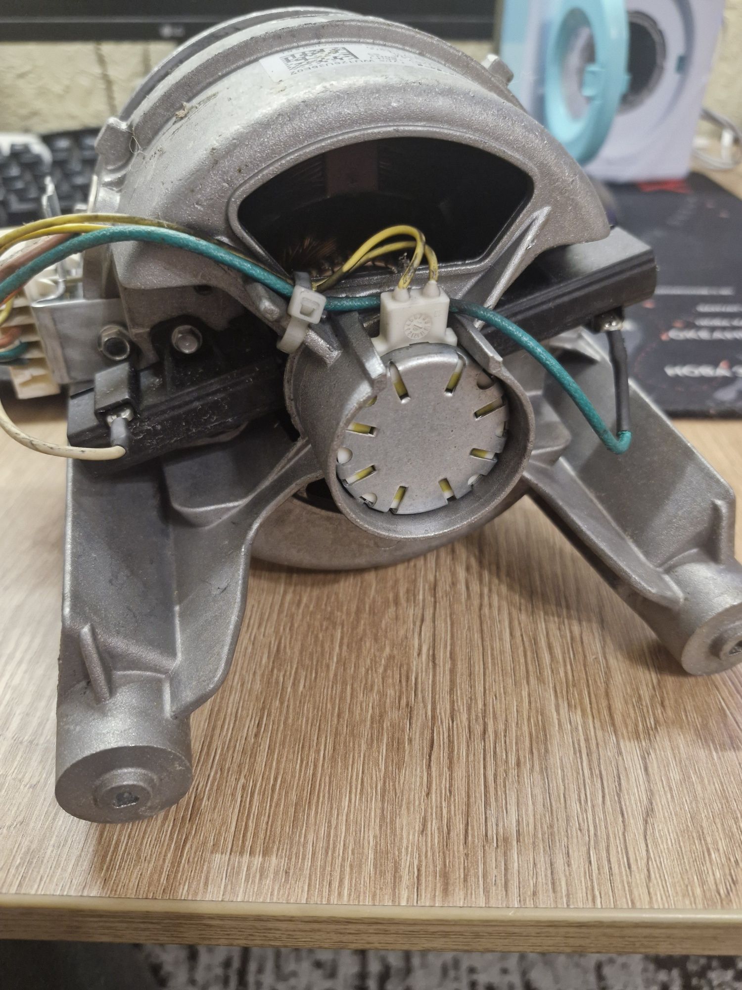 Мотор пральної машинки ELECTROLUX EWT 1066 ESW