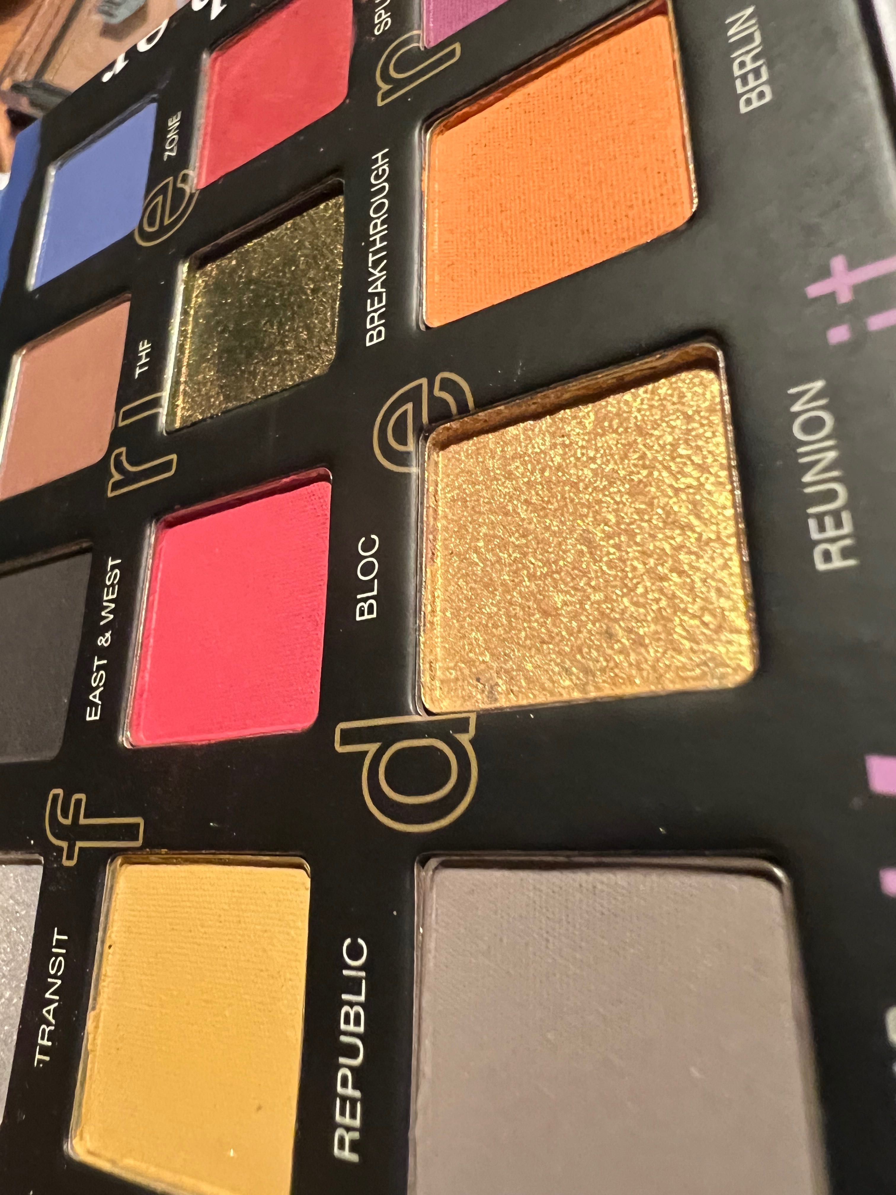 Lethal Cosmetics Berlin 89 paleta cieni do oczu