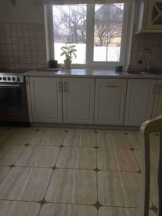 Здам в оренду   дві кімнати в  будинку