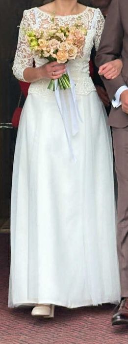 Sprzedam prostą klasyczną romantyczną suknię ślubną