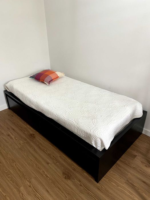 Cama individual IKEA com Gavetas