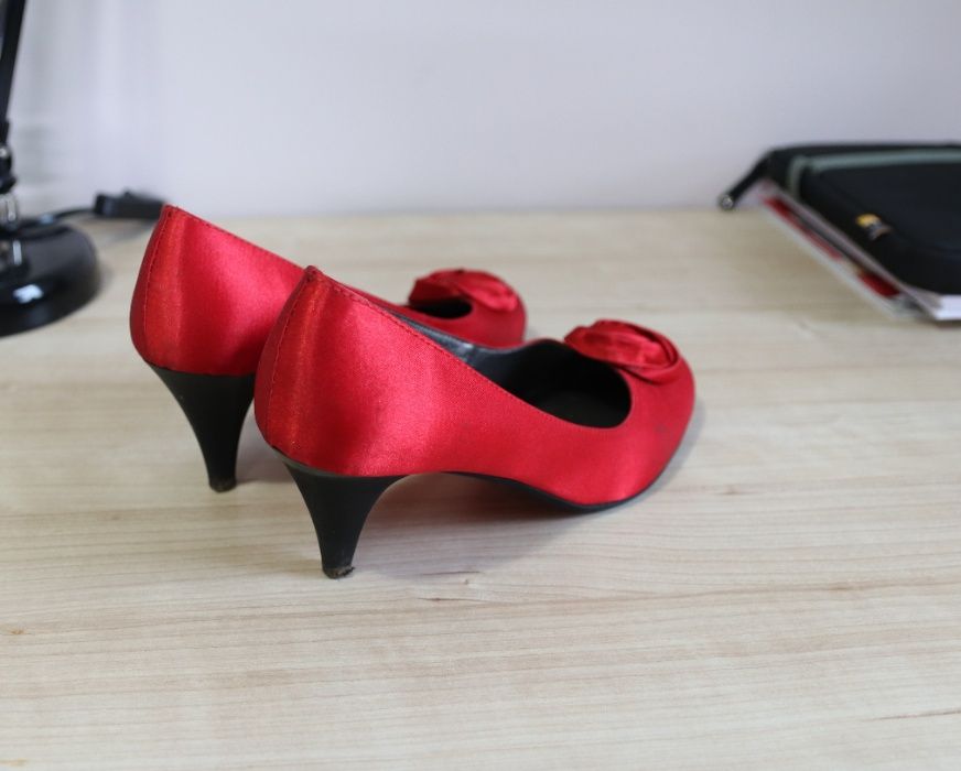 Buty na obcasie 37, ślubne i nie tylko