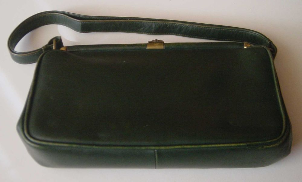 Moda Retro Anos 30/40: Carteira senhora, clássica, em pele cor verde