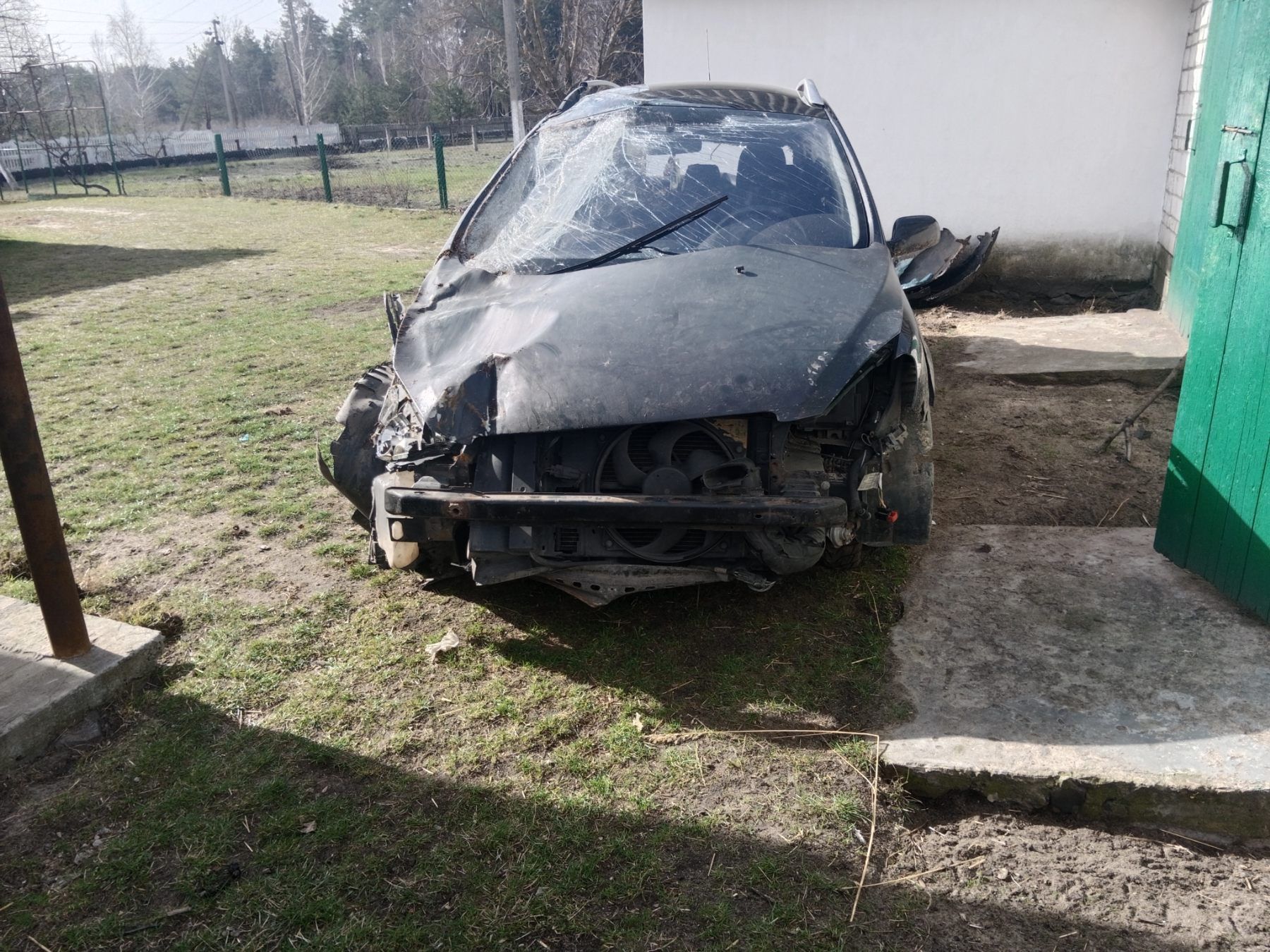 Peugeot 307 пежо потребує кузовного ремонту