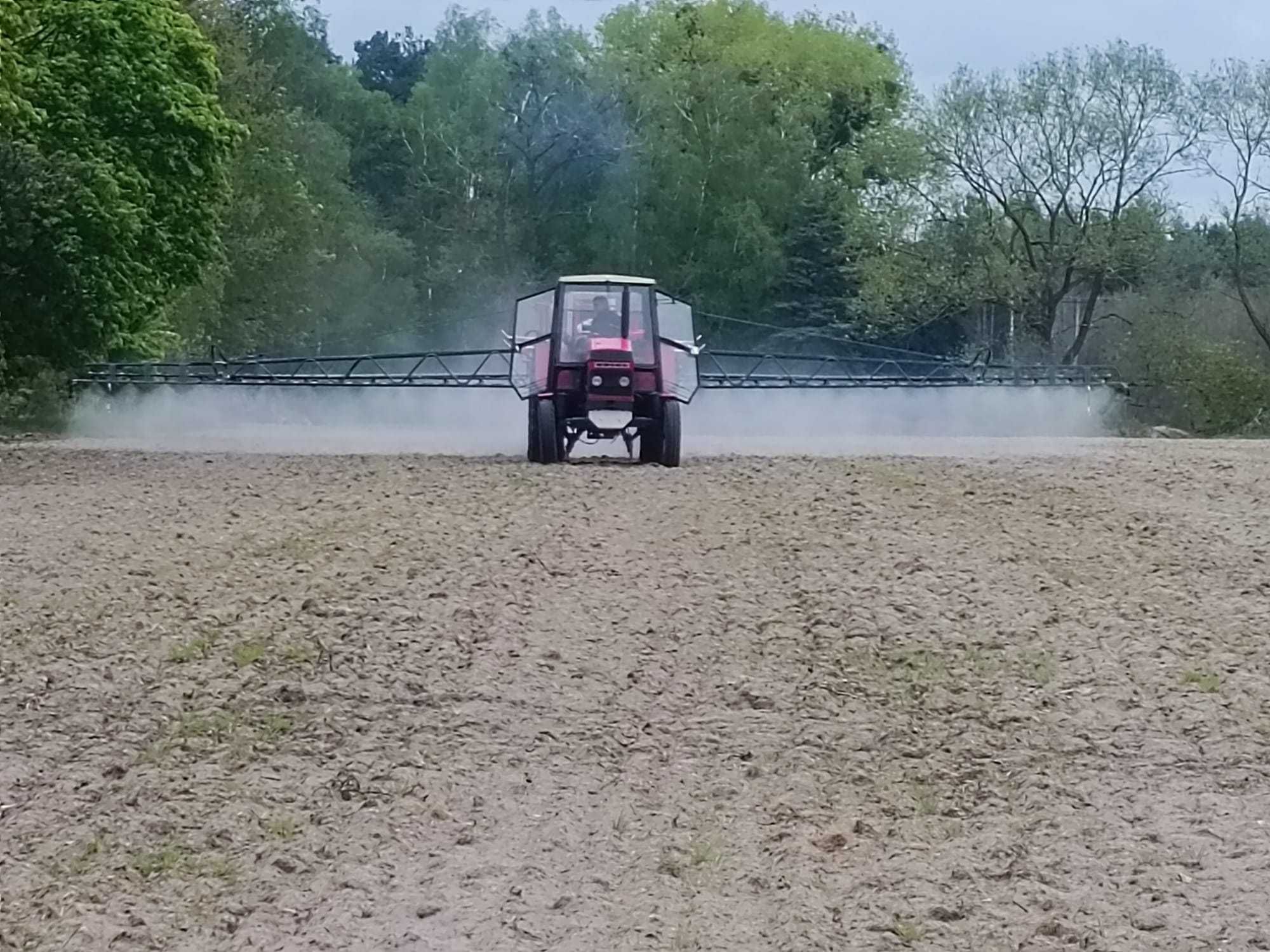 Opryskiwacz AF 3200 l 21 m ze skrętnym dyszlem. Dostępny od ręki