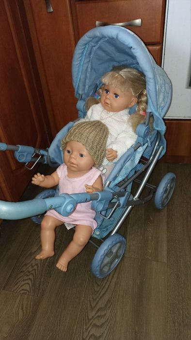 Коляска для кукол с пупсами