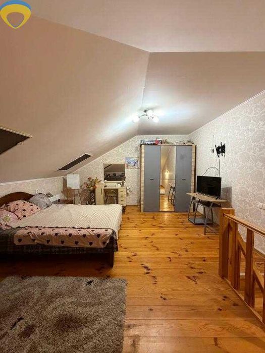 Продам дворівневу квартиру з ремонтом та укомплектовану - Авангард