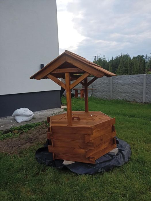 Zabudowa studni drewniana