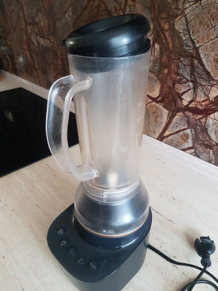 Blender kielichowy Elektrolux BL2522