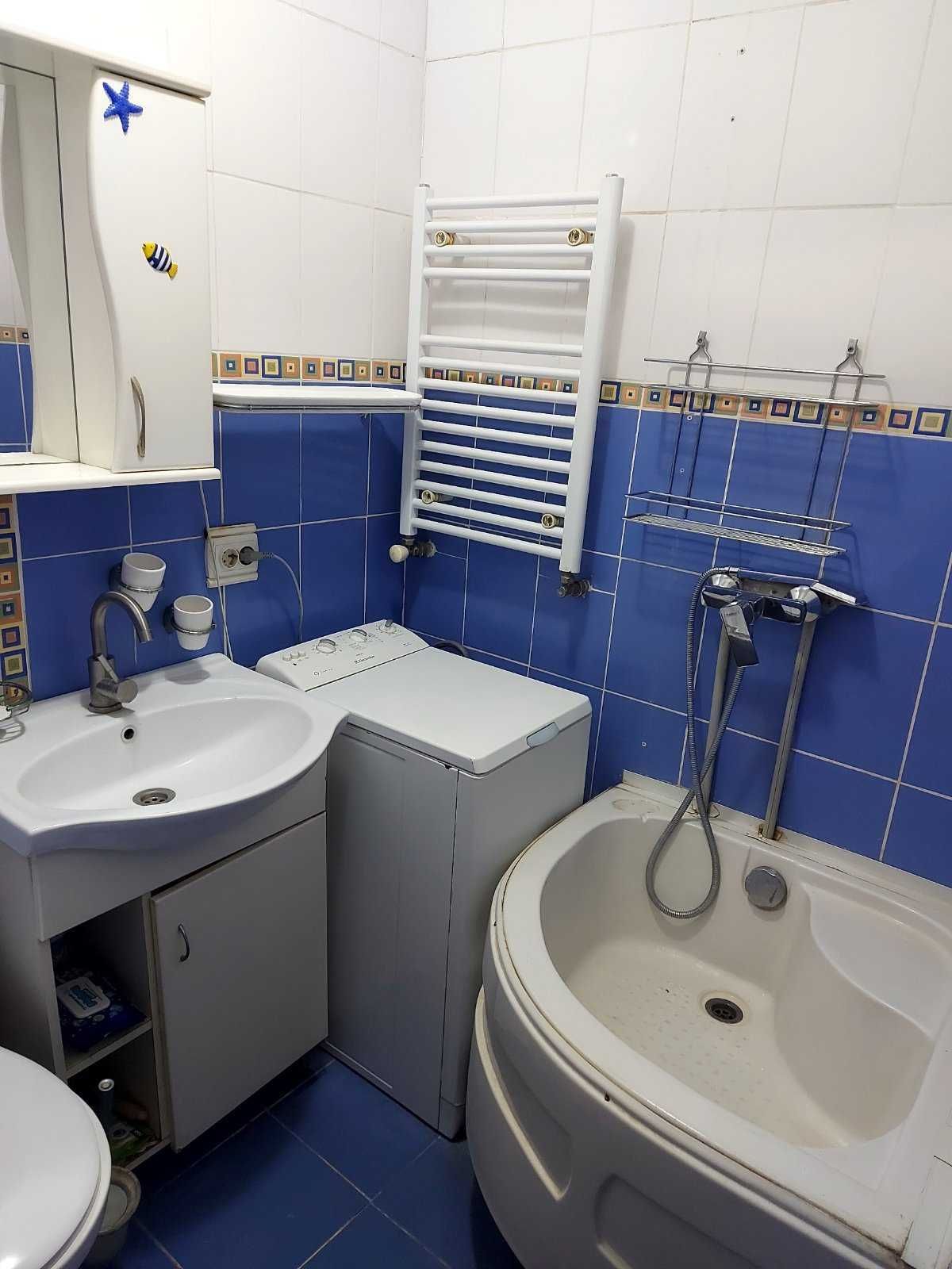Продам об'єднані 2 квартири (70м²), 2 балкони + гараж