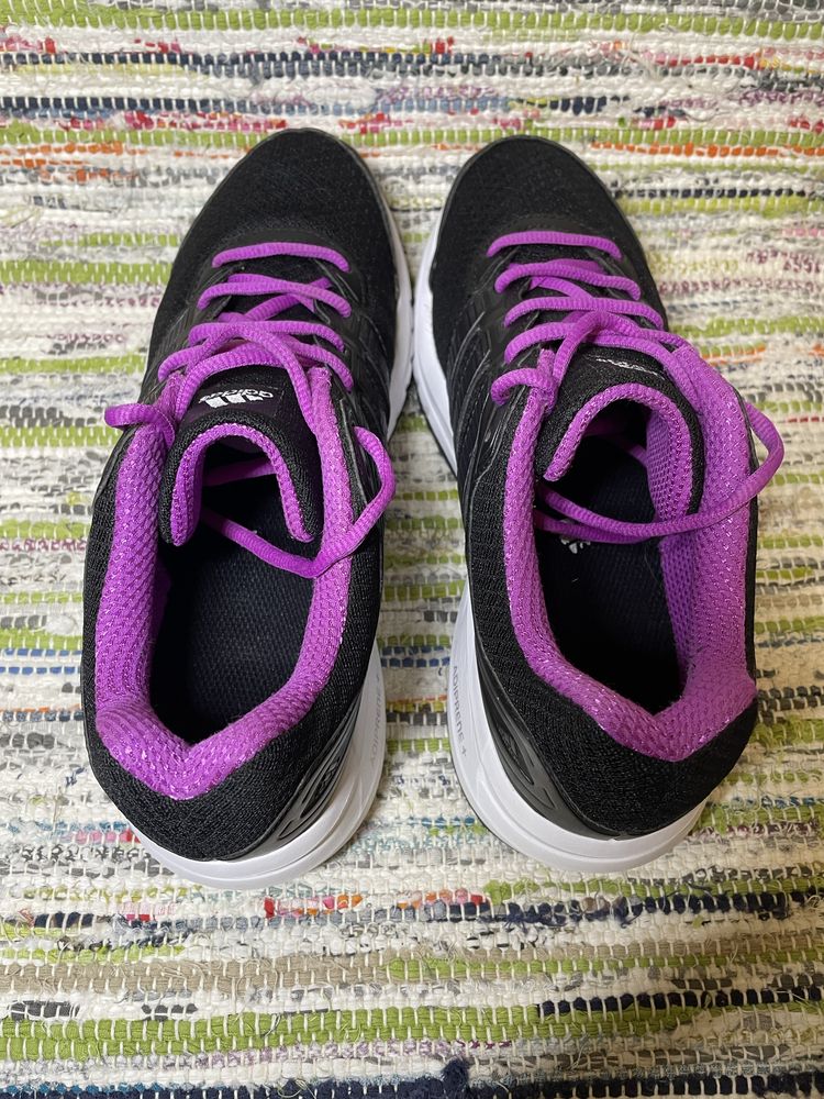 Кроссовки Adidas, оригинал (размер по бирке 40)