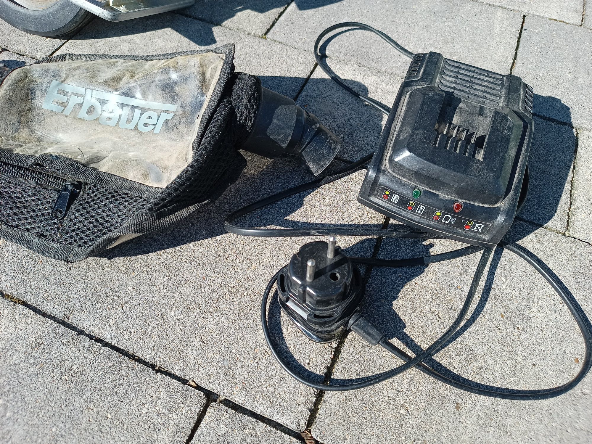 Zestaw Erbauer pilarka akumulatorowa 18v,  2ah